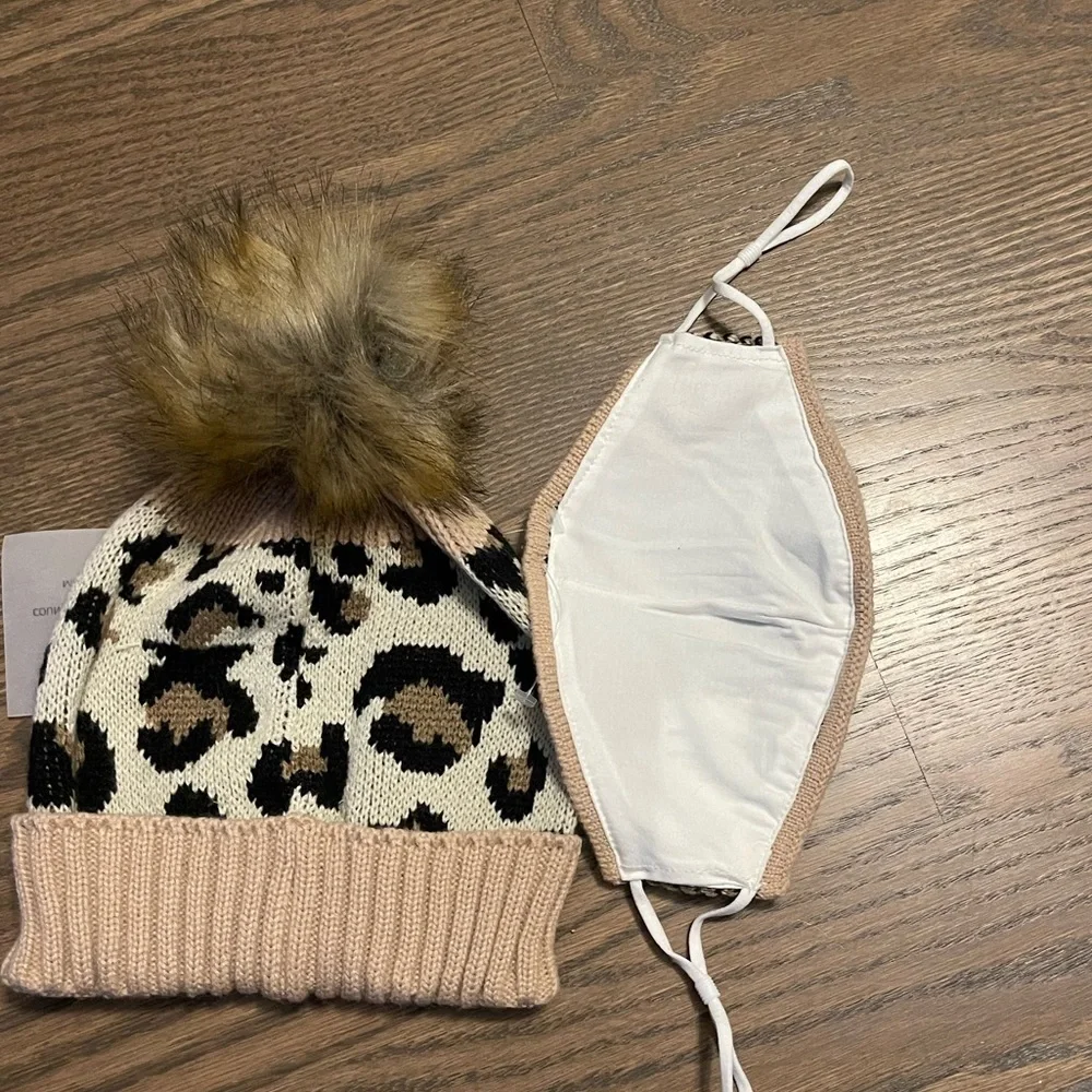 Beanie and mask knit leopard